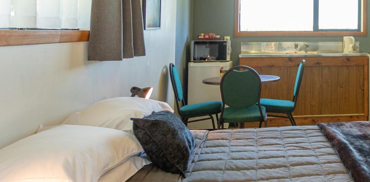 Mountain Heights Lodge Нешънъл Парк Екстериор снимка